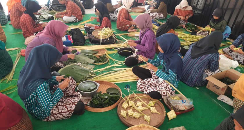 Berpartisipasi dalam Lomba Budaya Kemataraman