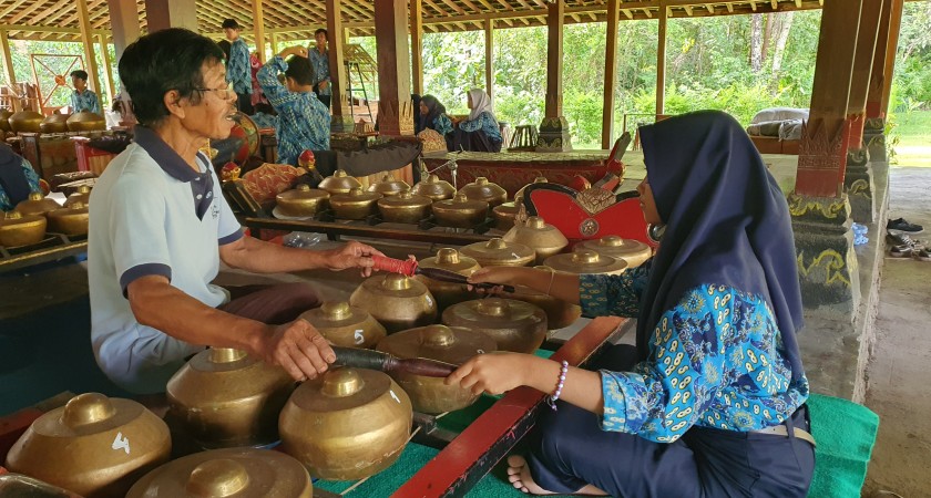 Belajar Karawitan di Sanggar